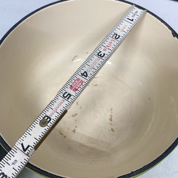 American Collection Enameled Cast Iron Pan with Lid - Picture 12 of 17